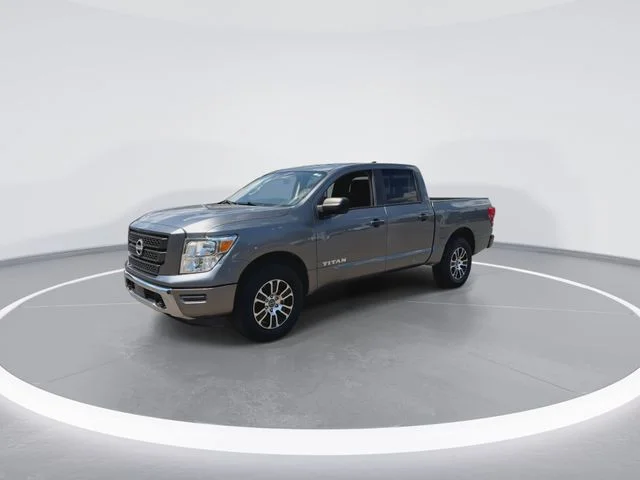 Used 2024 Gray Nissan SV image 4