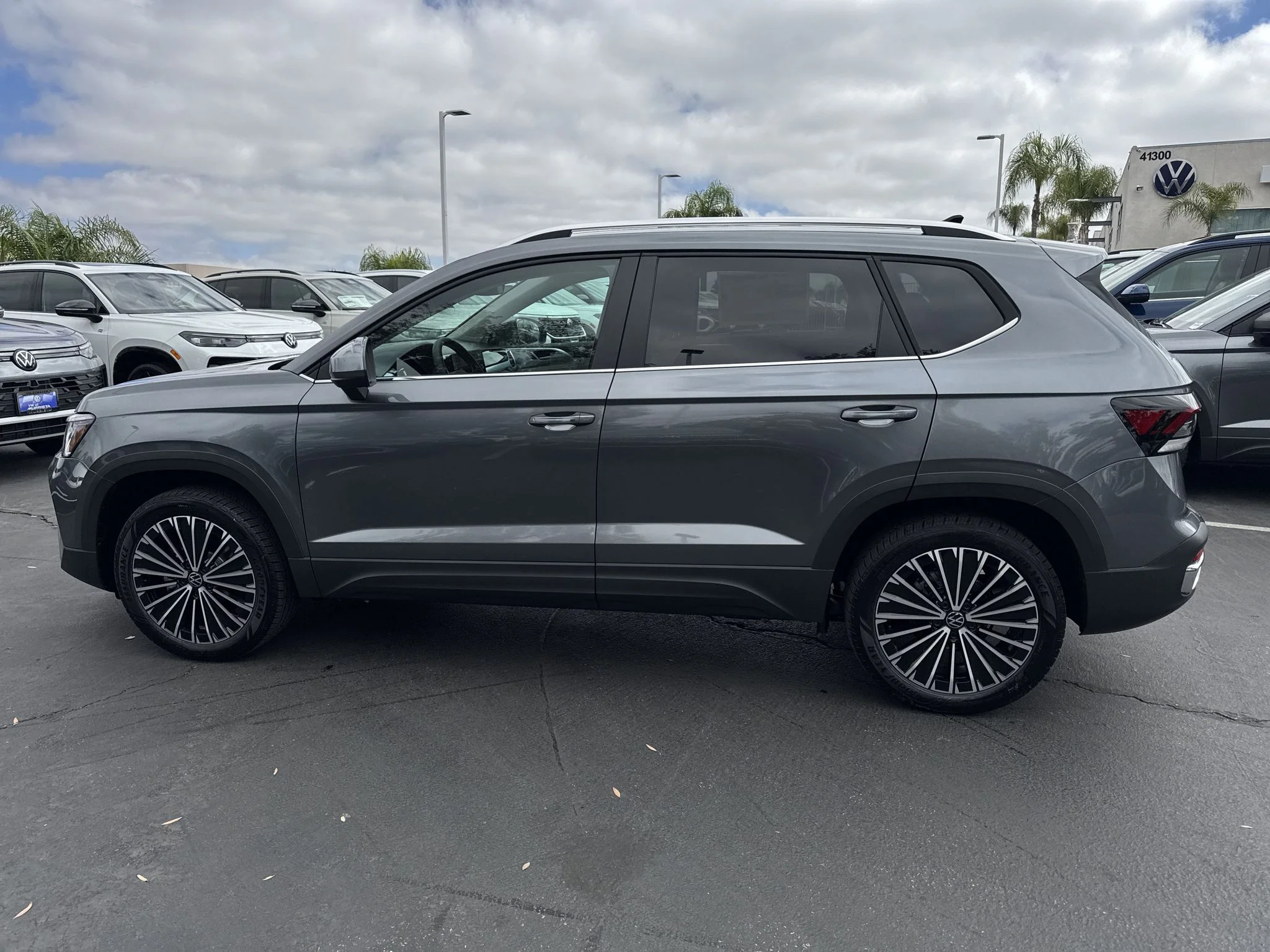 New 2026 Platinum Gray Metallic Volkswagen SE image 4