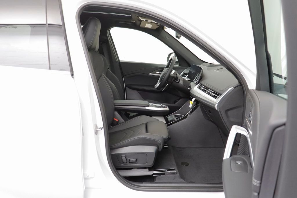 New 2026 Mineral White Metallic BMW xDrive28i image 19
