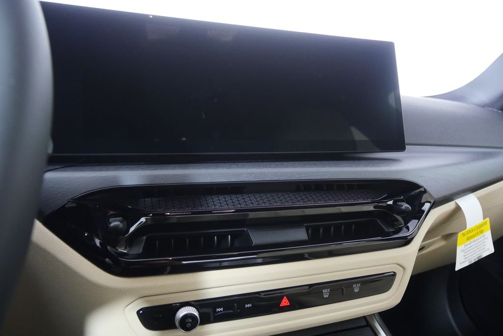 Used 2026 Alpine White BMW 330i image 22
