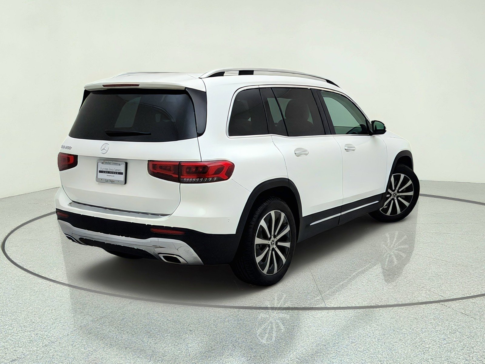 Used 2023 Polar White Mercedes-Benz GLB 250 image 9