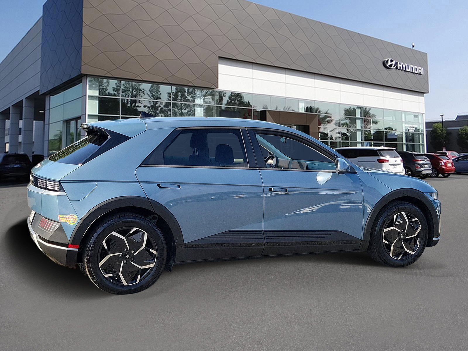2024 Hyundai IONIQ 5 SEL - Photo 2