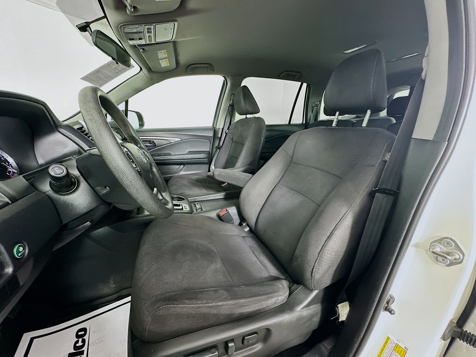 Used 2018 White Diamond Pearl Honda EX image 19