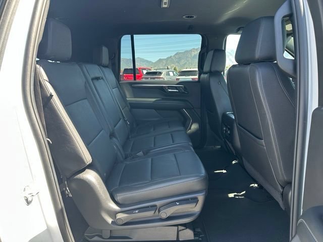 2025 Chevrolet Suburban LT - Photo 27