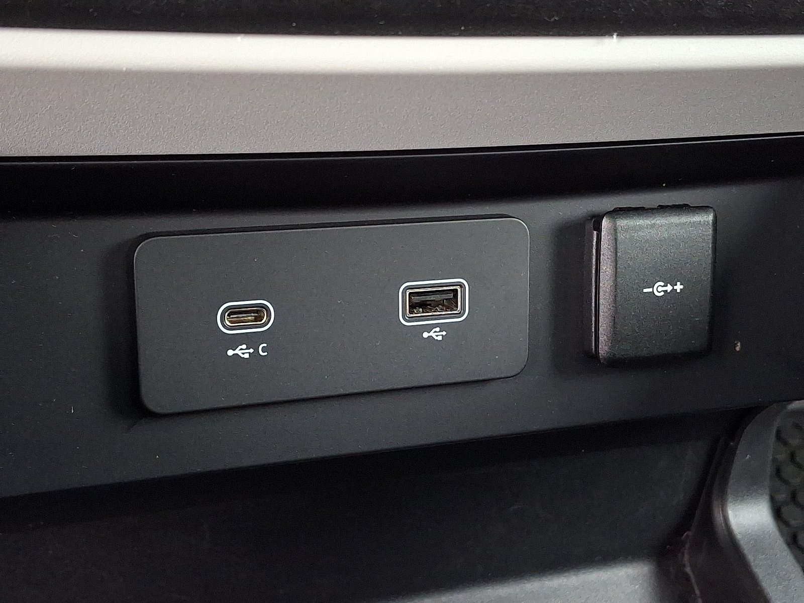 Used 2022 Fuji White - 1AA Land Rover 110 X-Dynamic HSE image 22