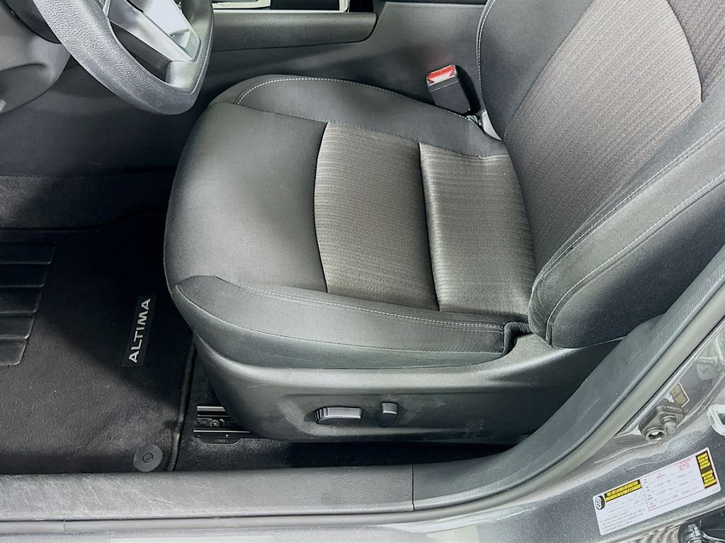 Used 2024 Gun Metallic Nissan 2.5 SV image 19