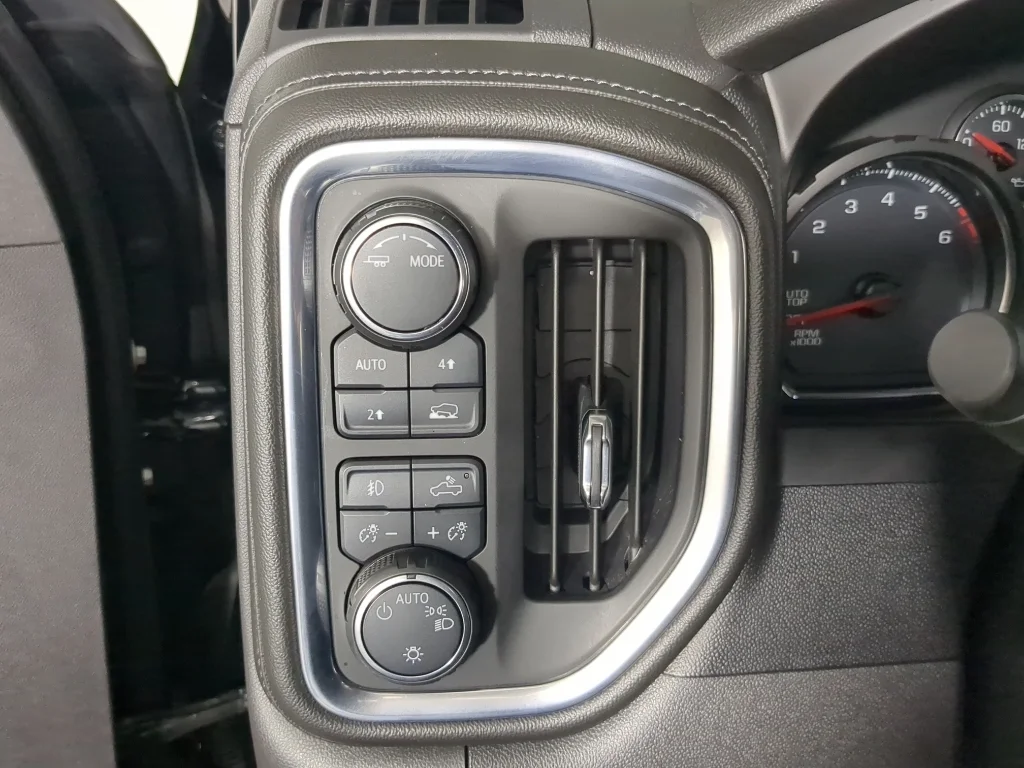 Used 2020 Black Chevrolet RST image 26
