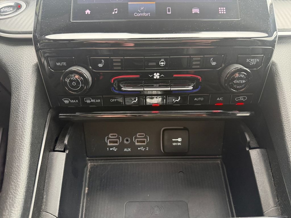 Used 2024 Diamond Black Jeep Altitude X image 23