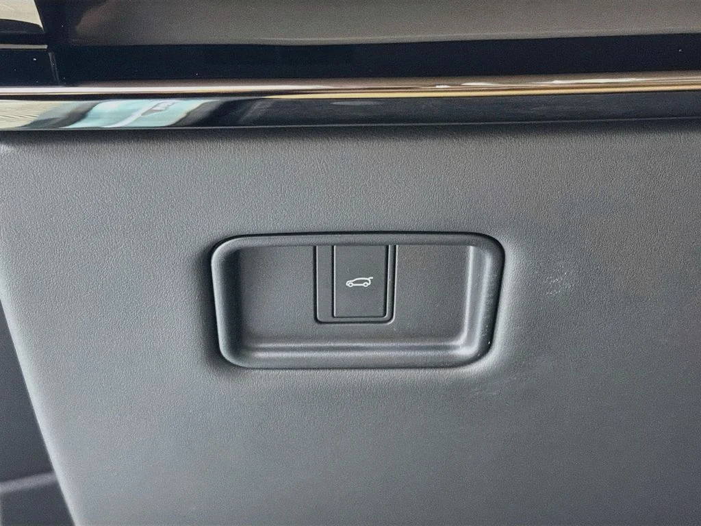 New 2026 Giola Green Land Rover SE image 10