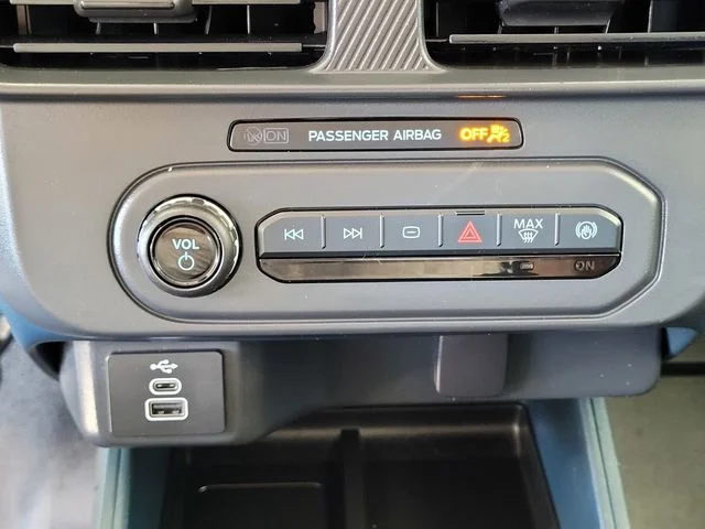 Used 2025 White Ford XL image 21