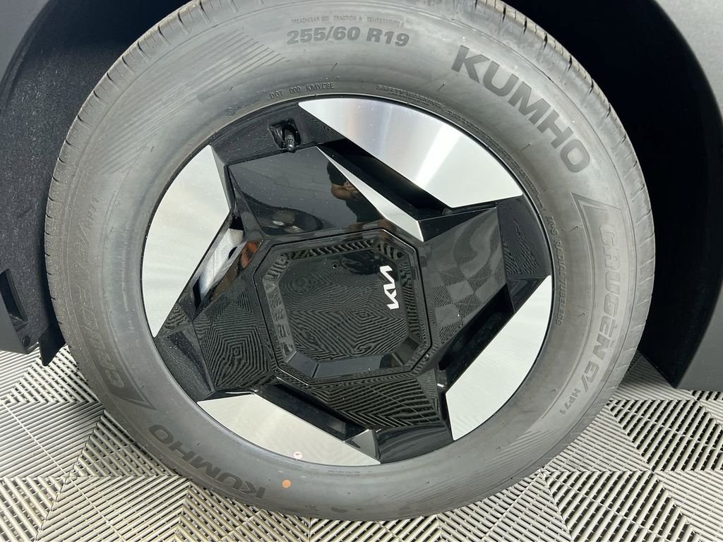 New 2026 Ebony Black Kia Wind AWD image 12