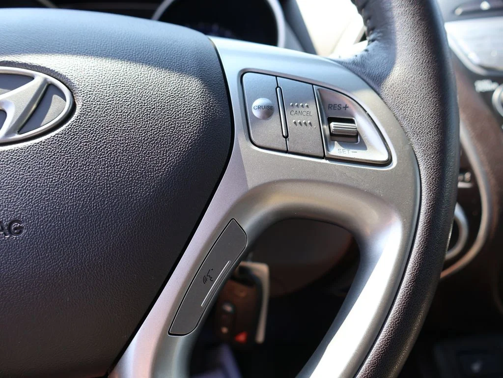 Used 2013 Garnet Red Hyundai GLS image 26