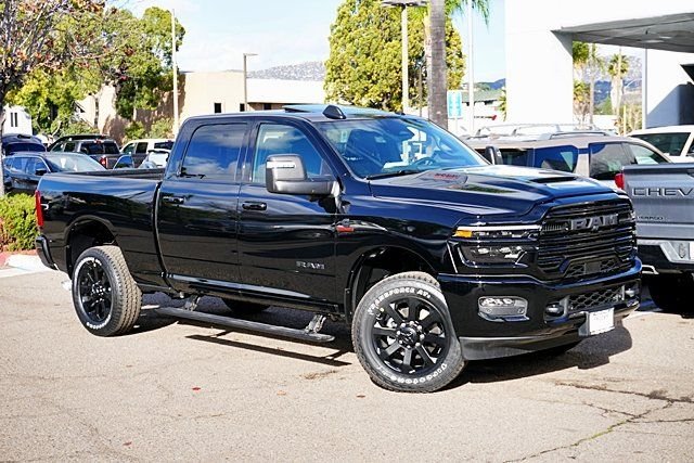 New 2026 Diamond Black Crystal Pearl-Coat Exterior Paint RAM Laramie Night Edition image 3