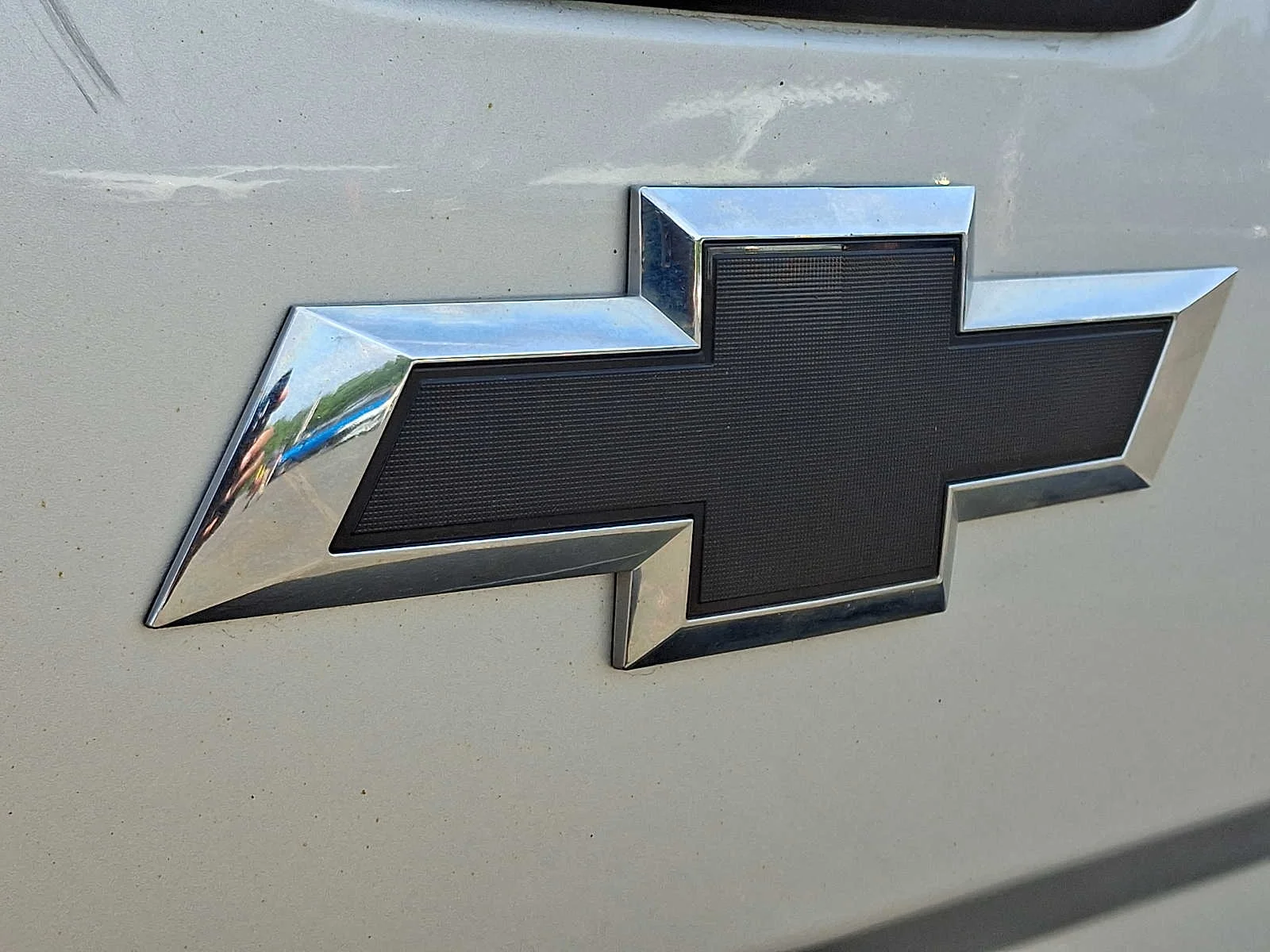 Used 2018 Silver Ice Metallic Chevrolet LT image 29