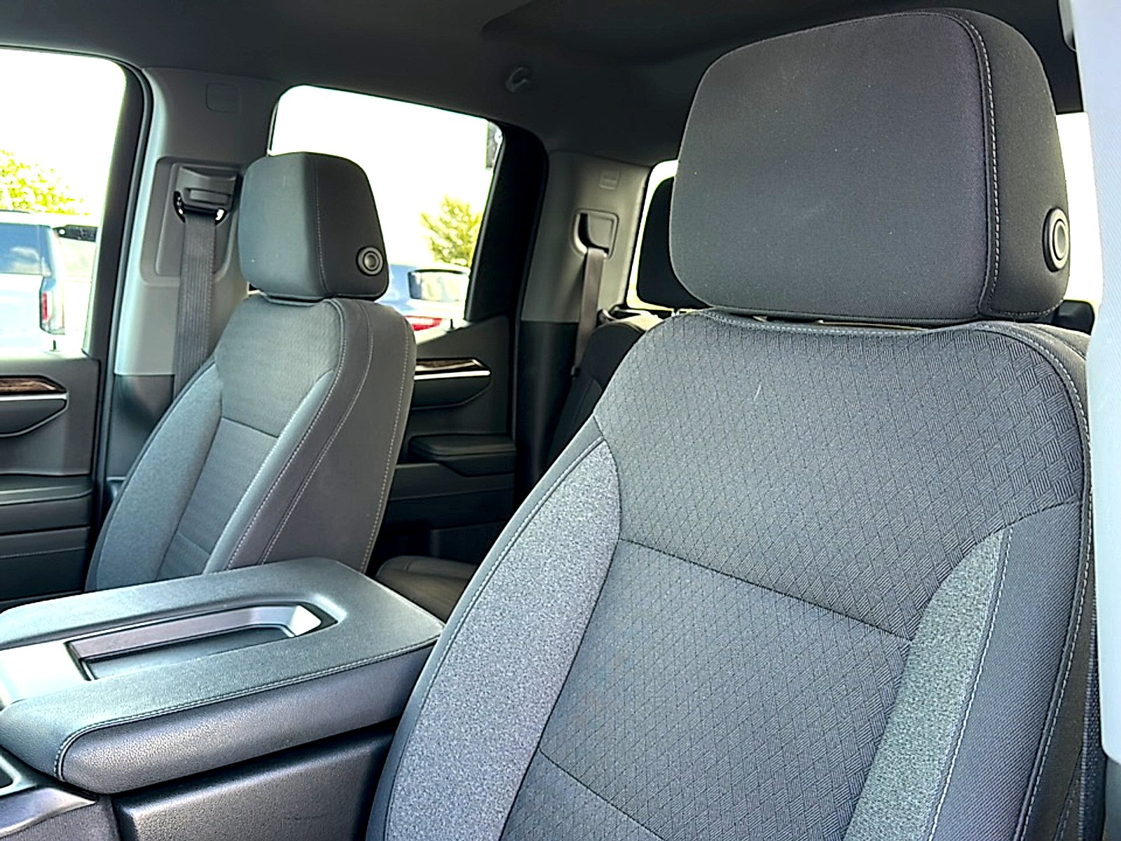 Used 2025 Titanium Rush Metallic GMC Elevation image 14