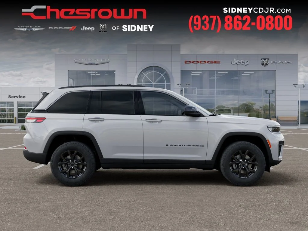 New 2026 Bright White Clear-Coat Exterior Paint Jeep Laredo Altitude image 21
