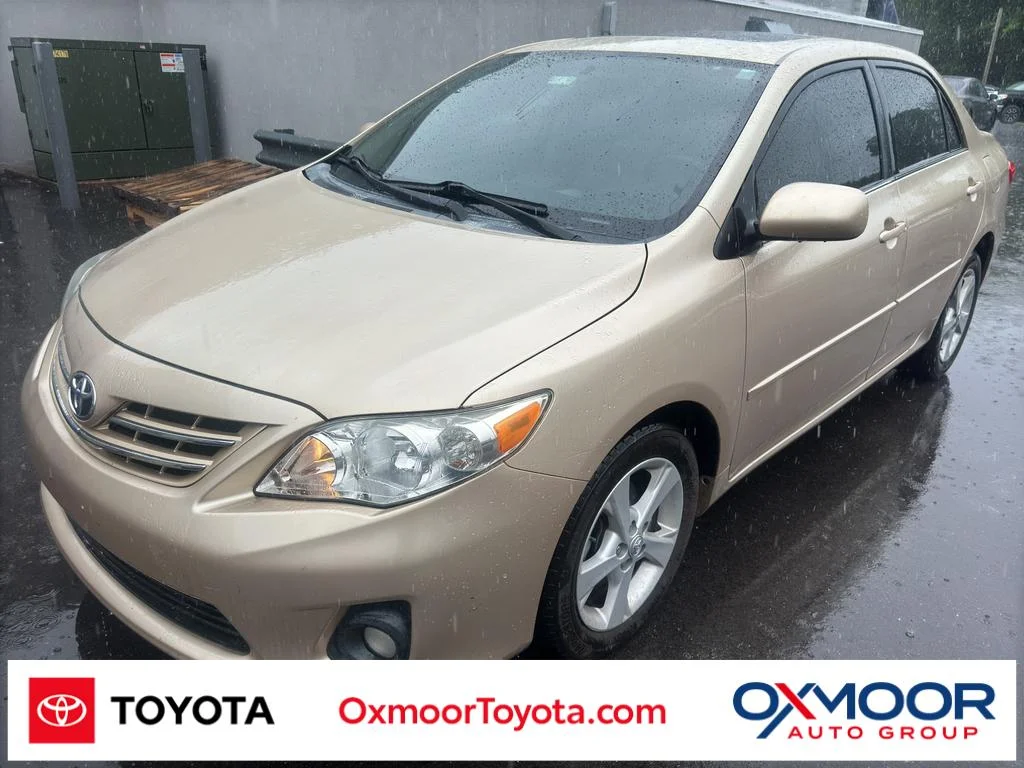 2013 Toyota Corolla's photo