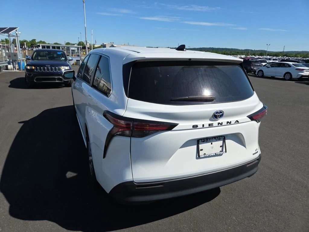 Certified Used 2022 White Toyota LE image 9