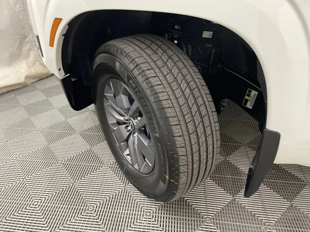 New 2026 Glacier White Nissan Crew Cab SV Long Bed image 27
