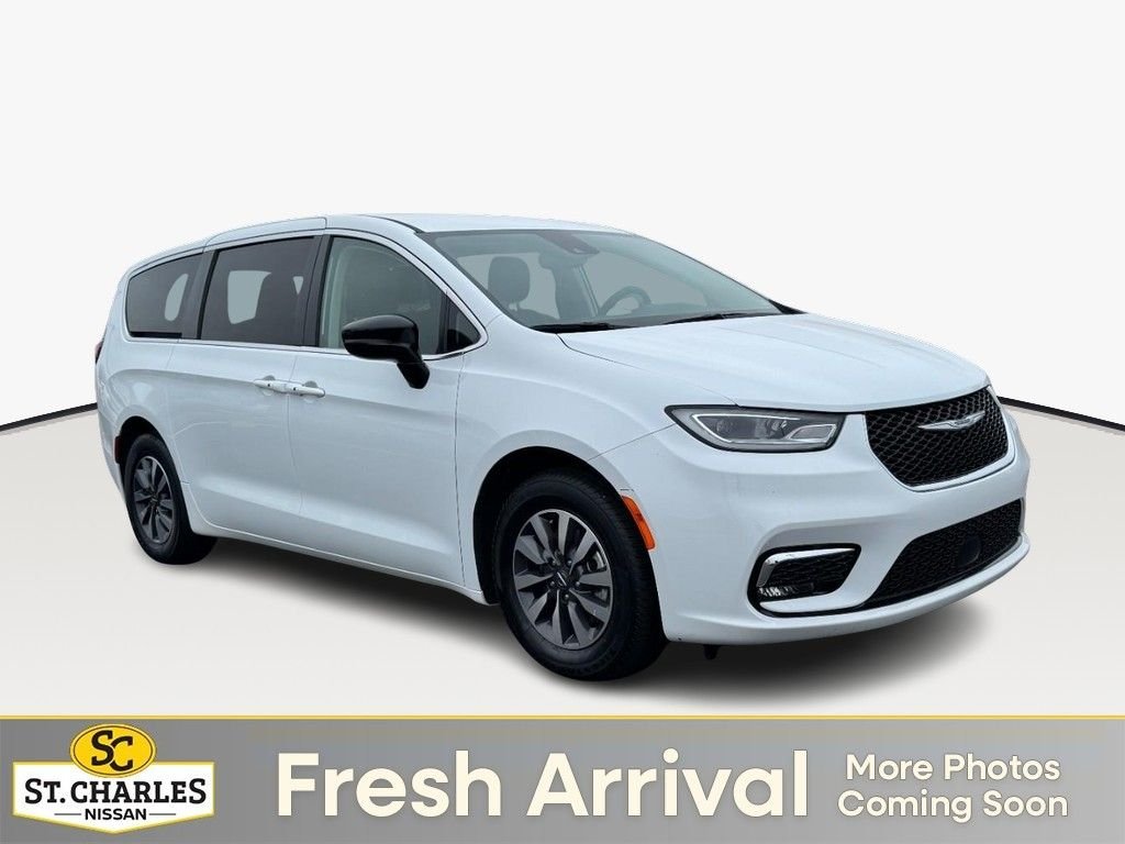 2024 Chrysler Pacifica PHEV