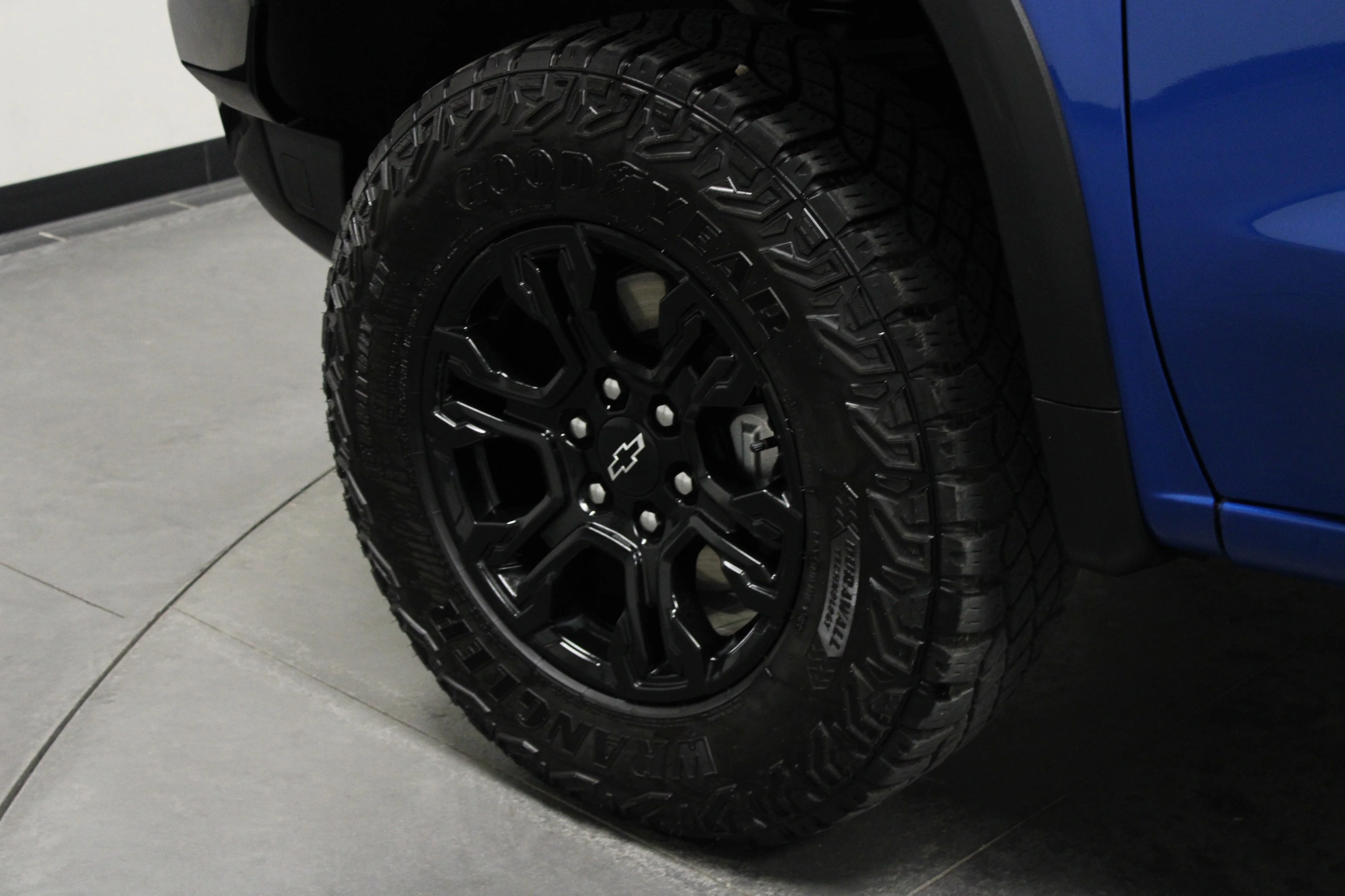 Used 2023 Glacier Blue Metallic Chevrolet ZR2 image 10