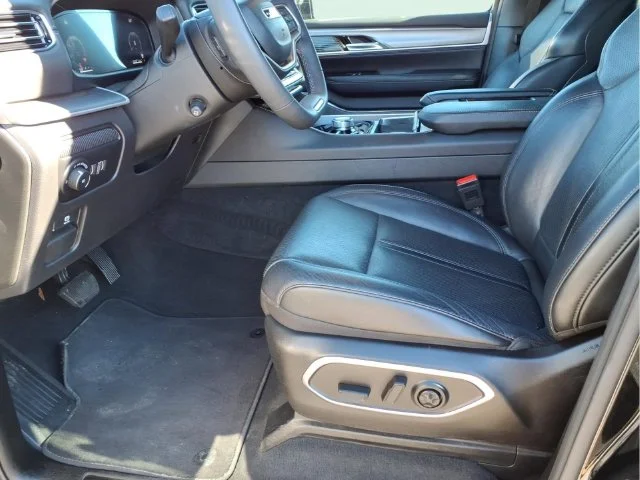 Used 2025 Black Jeep Series II image 21