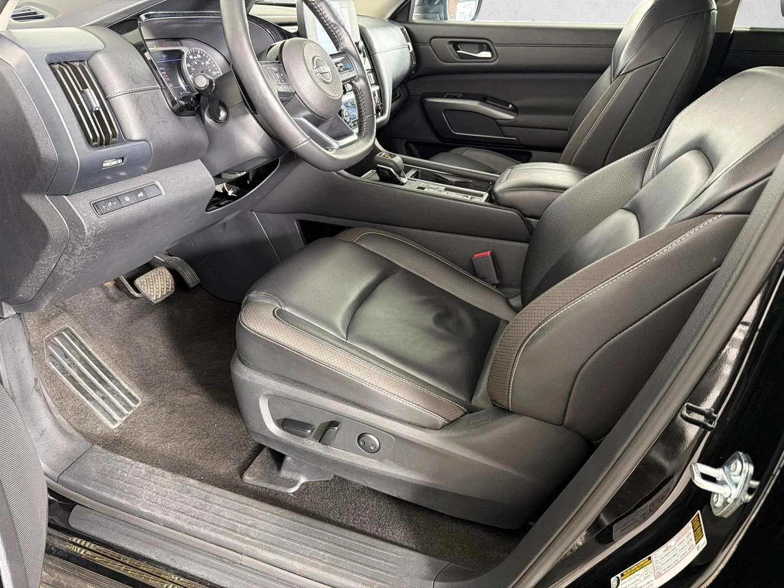Used 2025 Black Nissan SL image 10