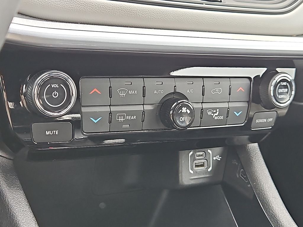 2025 Jeep Compass Limited - Photo 16