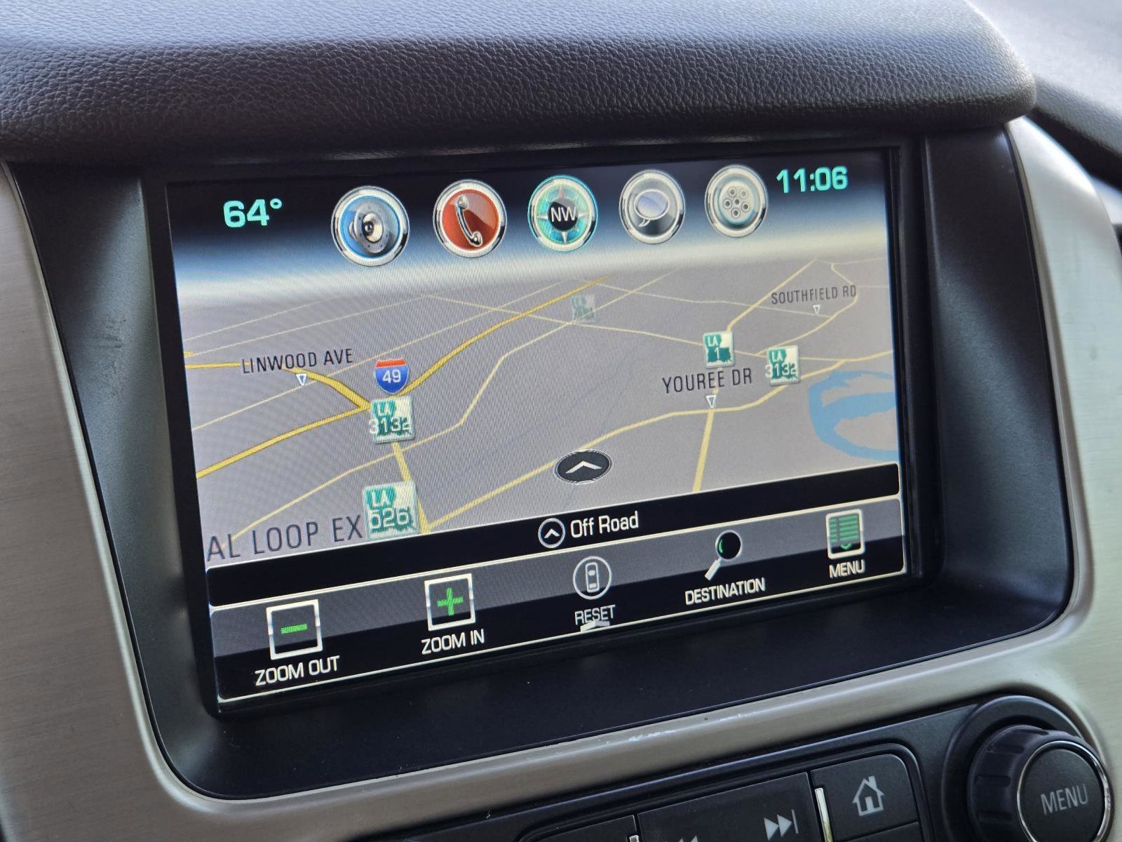 Used 2017 White Frost Tricoat GMC Denali image 23