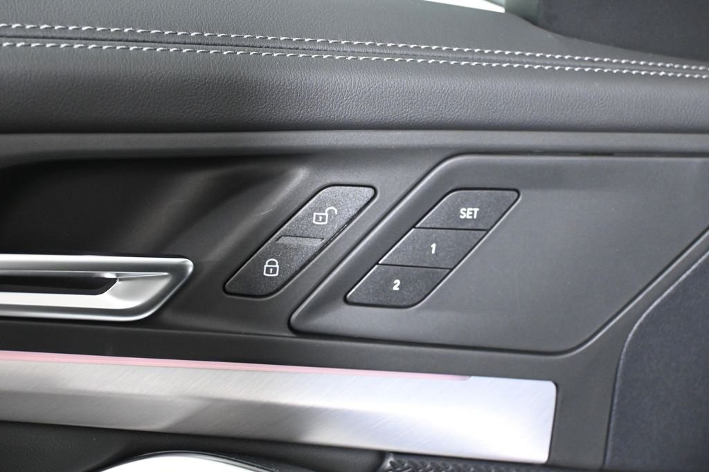 Used 2026 Alpine White BMW xDrive28i image 29
