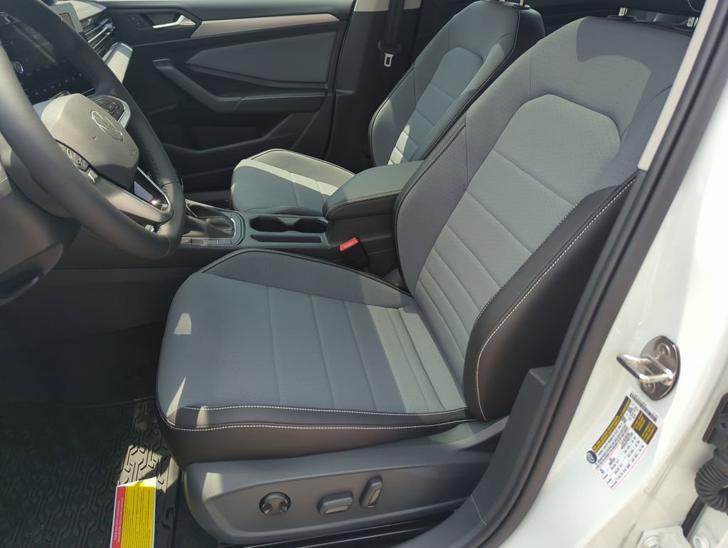New 2026 White Volkswagen 1.5T SE image 12
