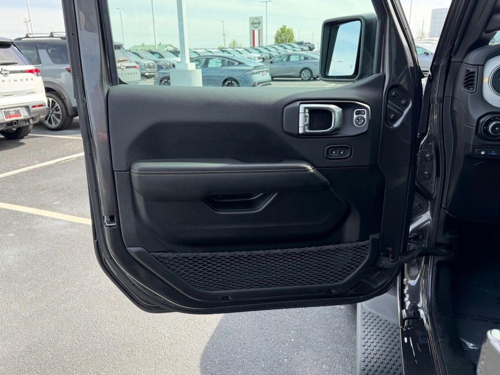 2025 Jeep Wrangler 4xe Sahara 4XE - Photo 13