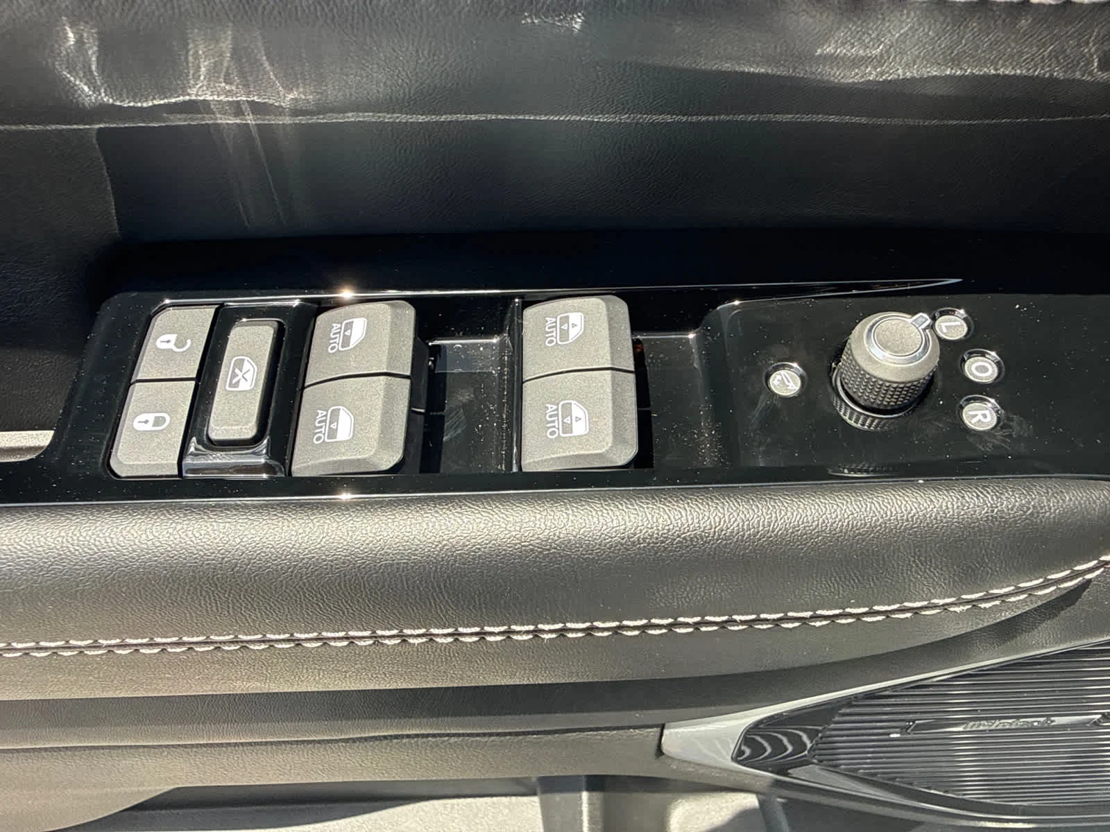 New 2026 Bright White Clearcoat Jeep Limited Altitude image 11