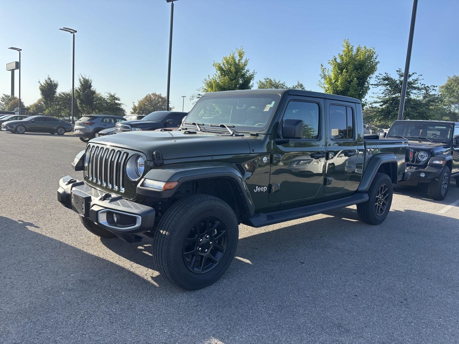 Used 2023 Jeep Gladiator Overland with VIN 1C6JJTFM9PL558782 for sale in Kansas City