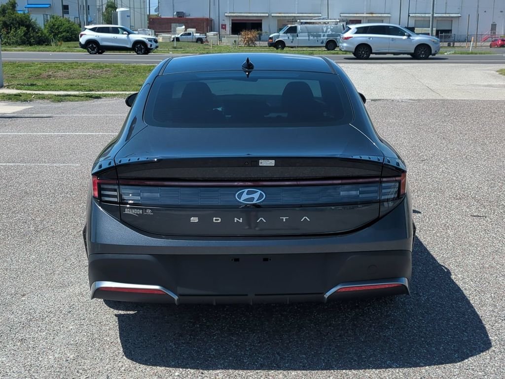 Used 2025 Gray Hyundai SE image 6