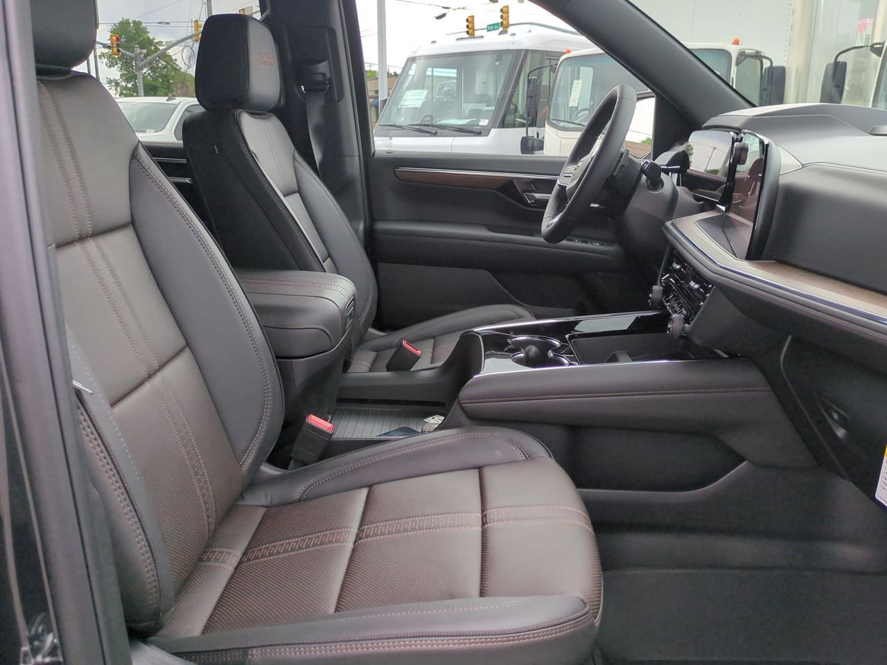 2025 Chevrolet Suburban High Country - Photo 29