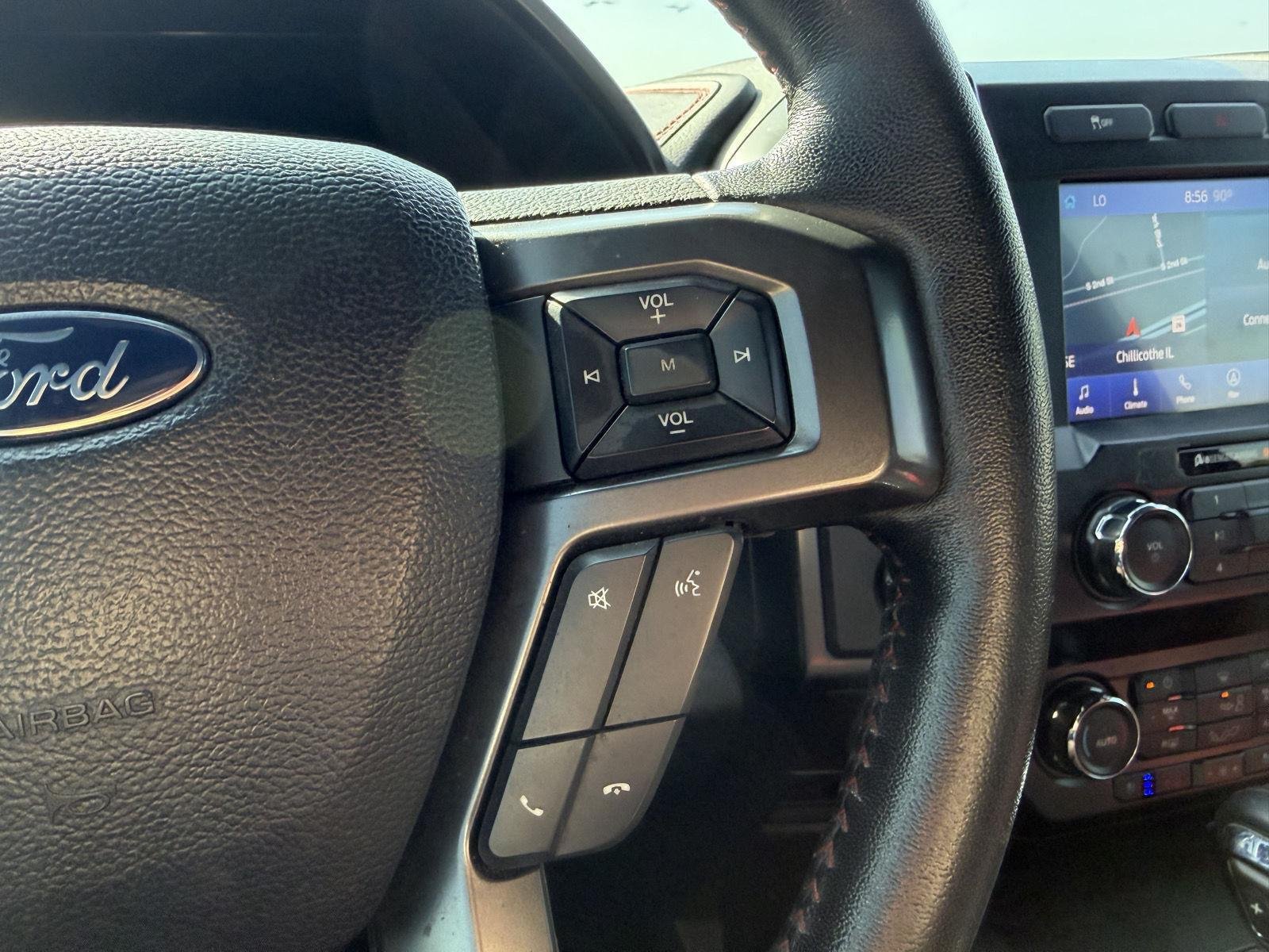 Used 2020 Agate Black Metallic Ford LARIAT image 18
