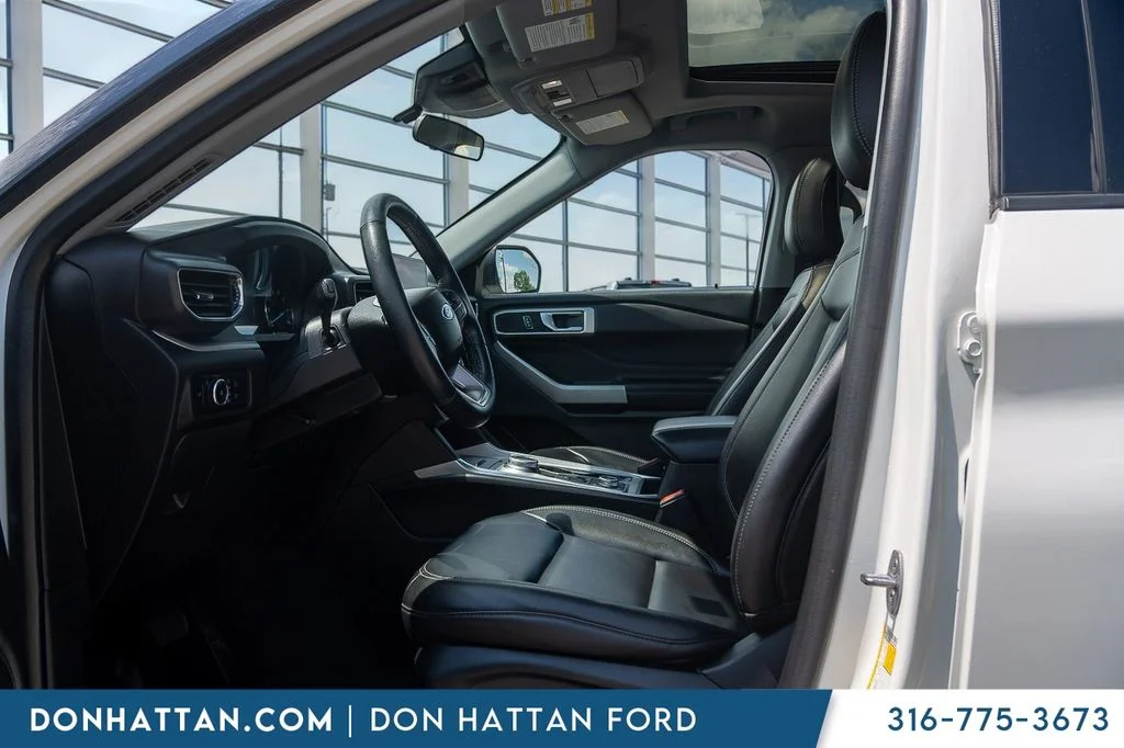 Used 2023 White Ford XLT image 3