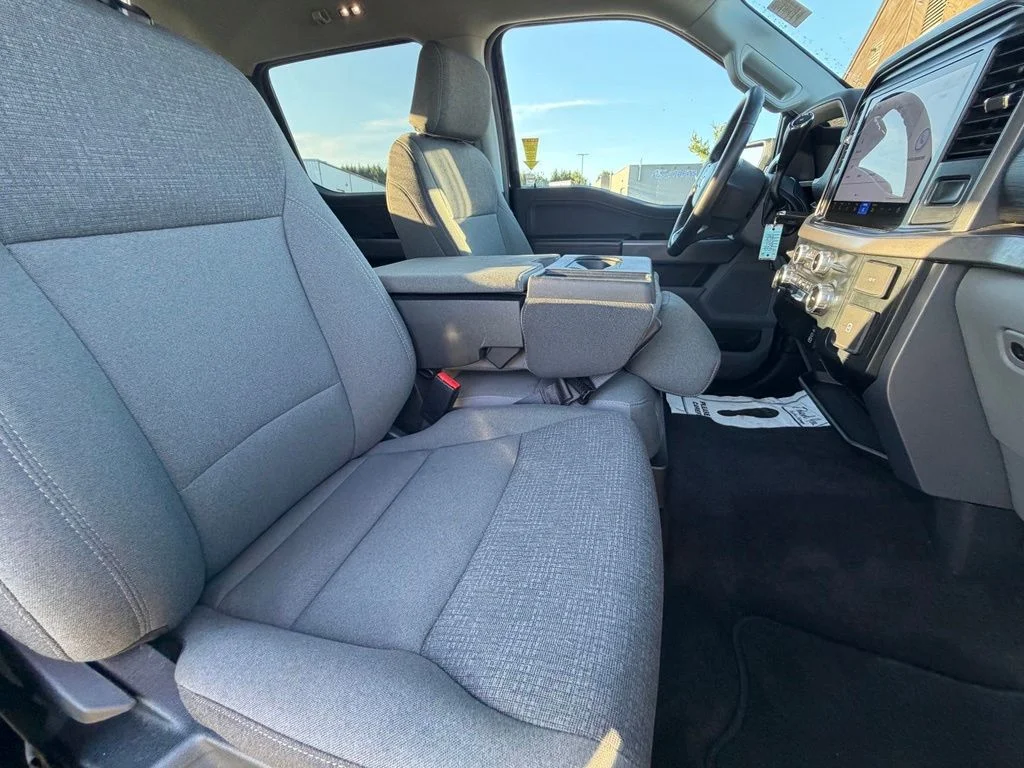 Used 2025 Black Ford XLT image 32