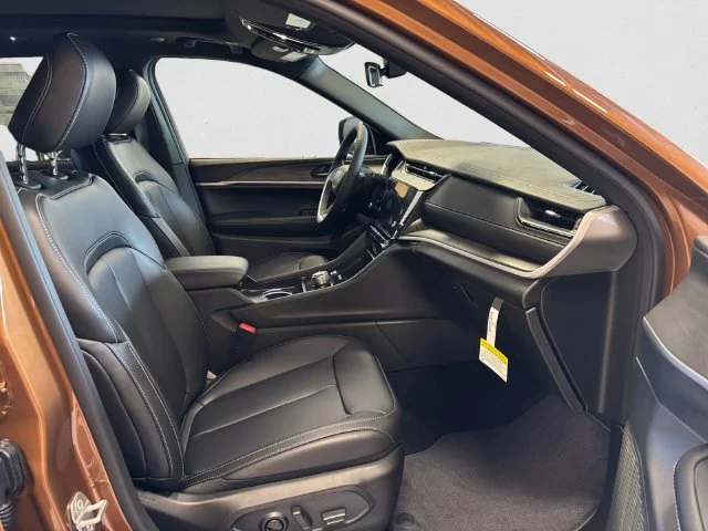 New 2027 Brown Jeep Limited image 16