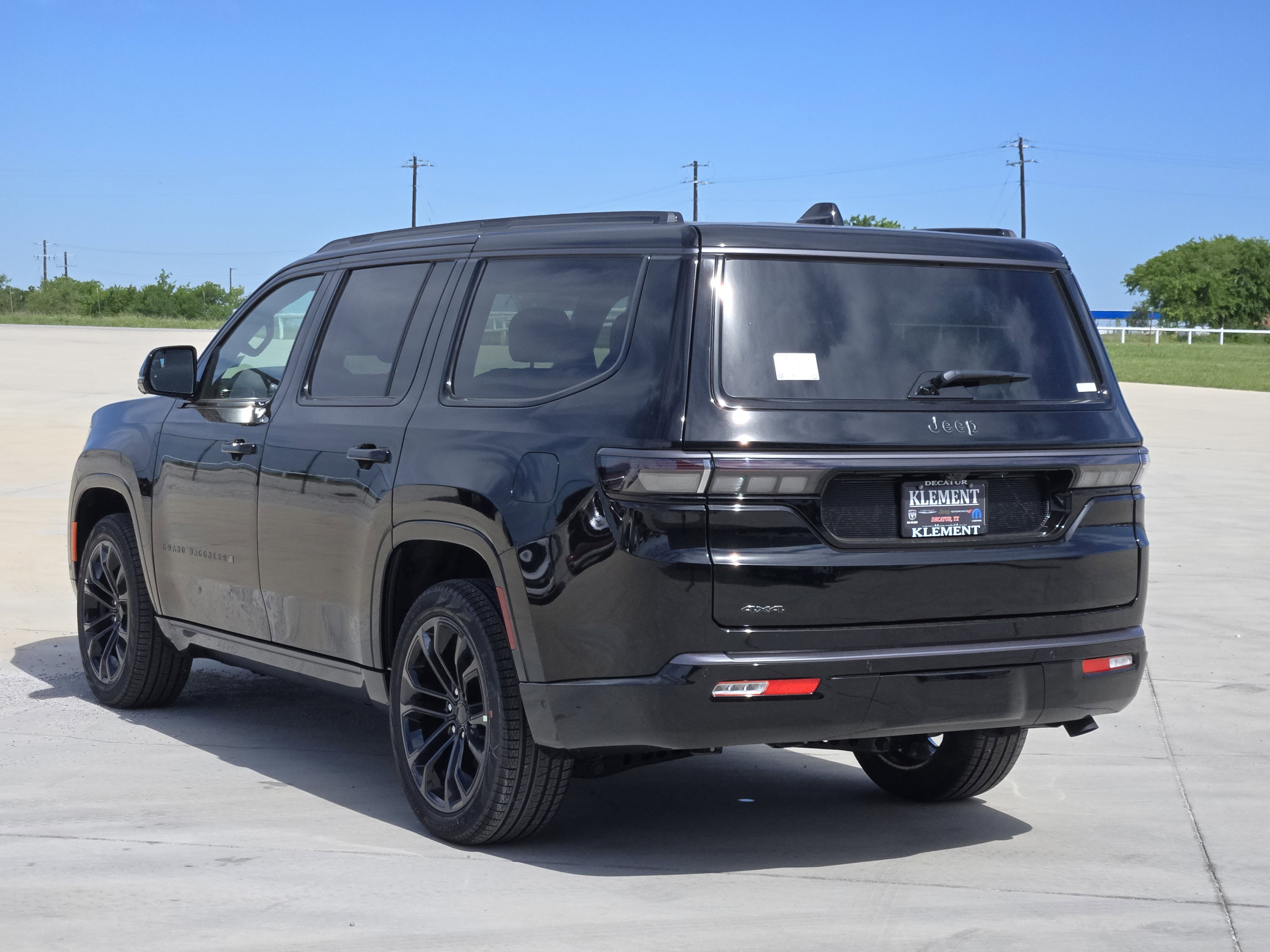 New 2026 High Gloss Black Exterior Paint Jeep Summit Reserve image 4