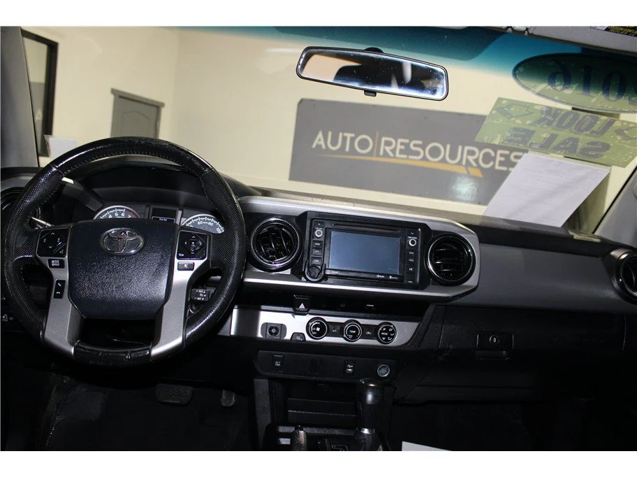 Used 2016 White Toyota SR5 Pickup 4D 5 ft image 12
