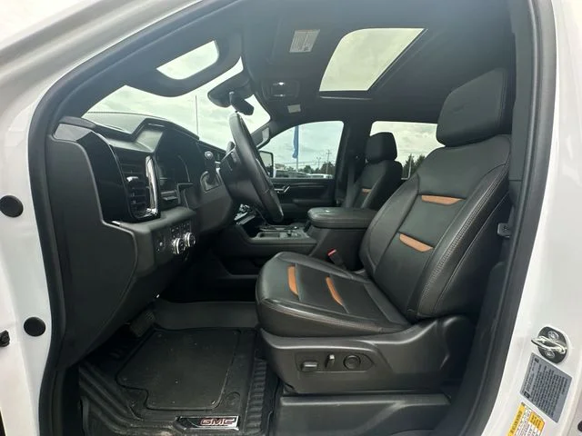 Used 2024 White GMC AT4 image 22