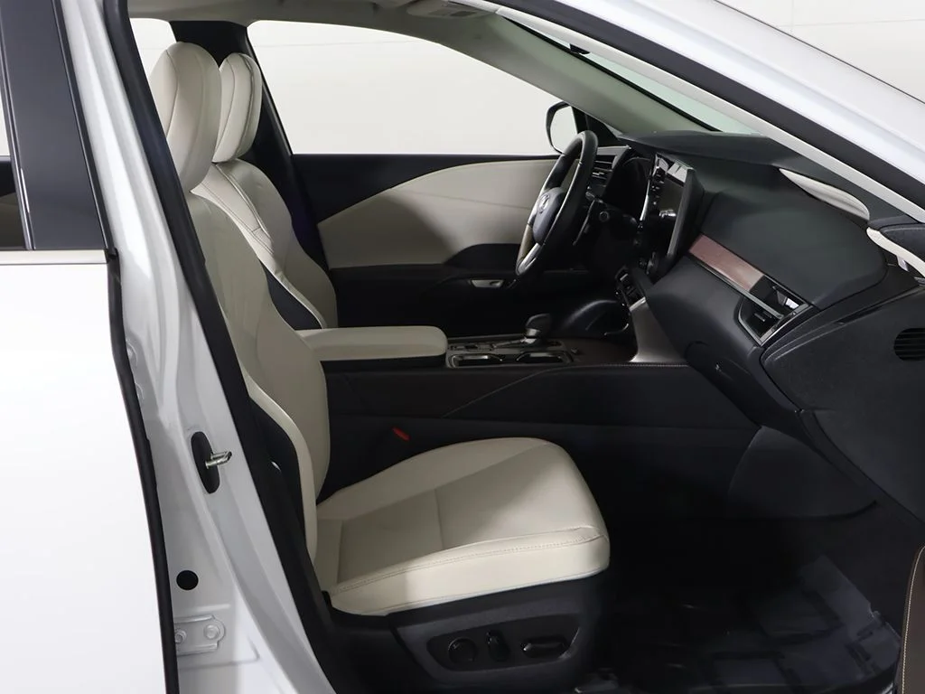 Used 2023 White Lexus 350h Premium image 27