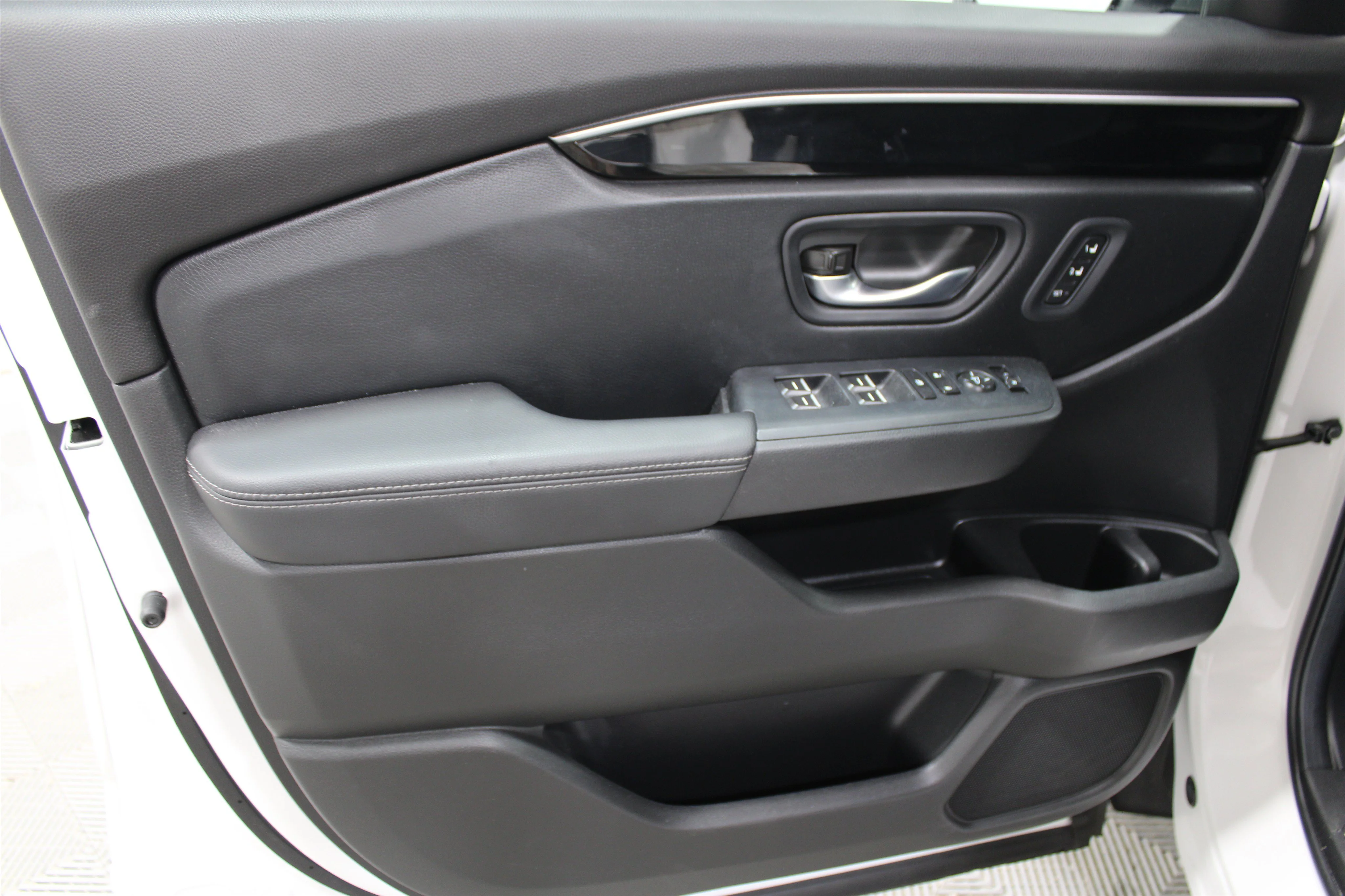 2025 Honda Pilot EX-L - Photo 6