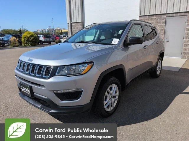 Used 2018 Billet Silver Metallic Clearcoat Jeep  image 7