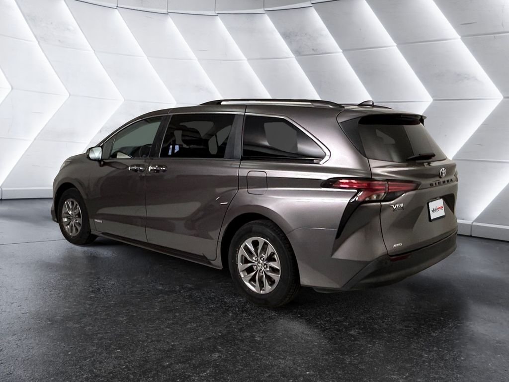 Used 2021 Gray Toyota XLE image 6