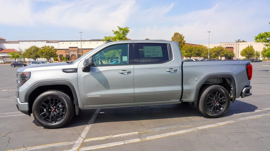 New 2026 Sterling Metallic GMC Elevation image 8