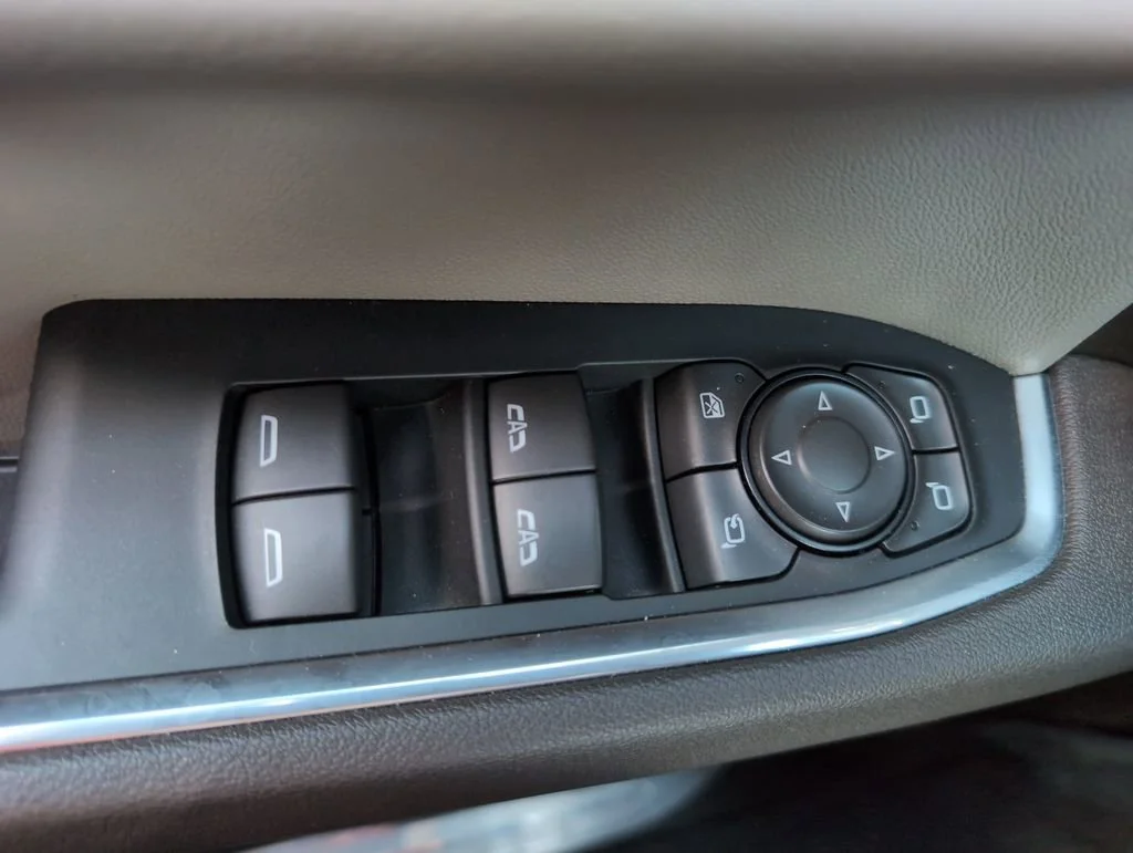 2025 Chevrolet Silverado 1500 LTZ - Photo 16