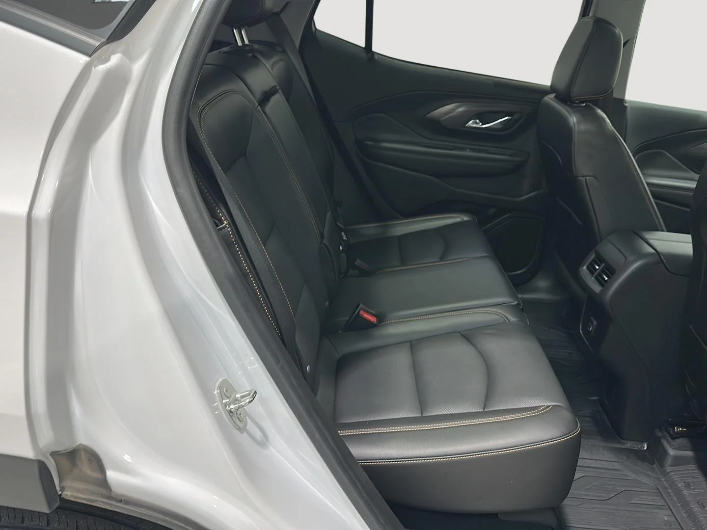 Used 2021 SUMMIT WHITE GMC SLT image 23
